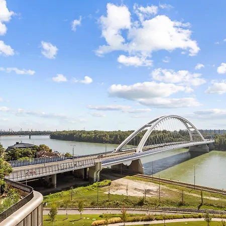 The First Skyscraper In Slovakia Apartmán *