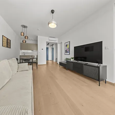 Eurovea Tower - The First Skyscraper In Slovakia شقة براتسيلافا