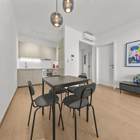 The First Skyscraper In Slovakia Apartmán Bratislava