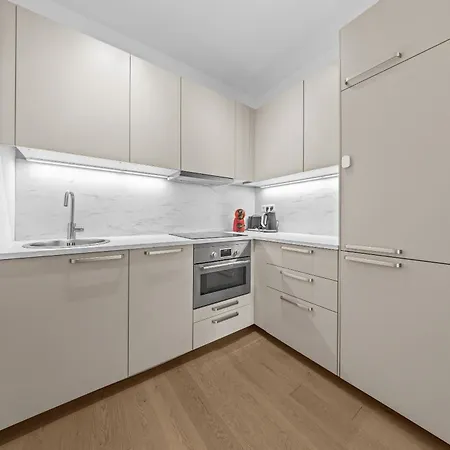 The First Skyscraper In Slovakia Apartmán