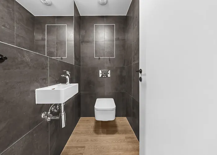 شقة Eurovea Tower - The First Skyscraper In Slovakia *